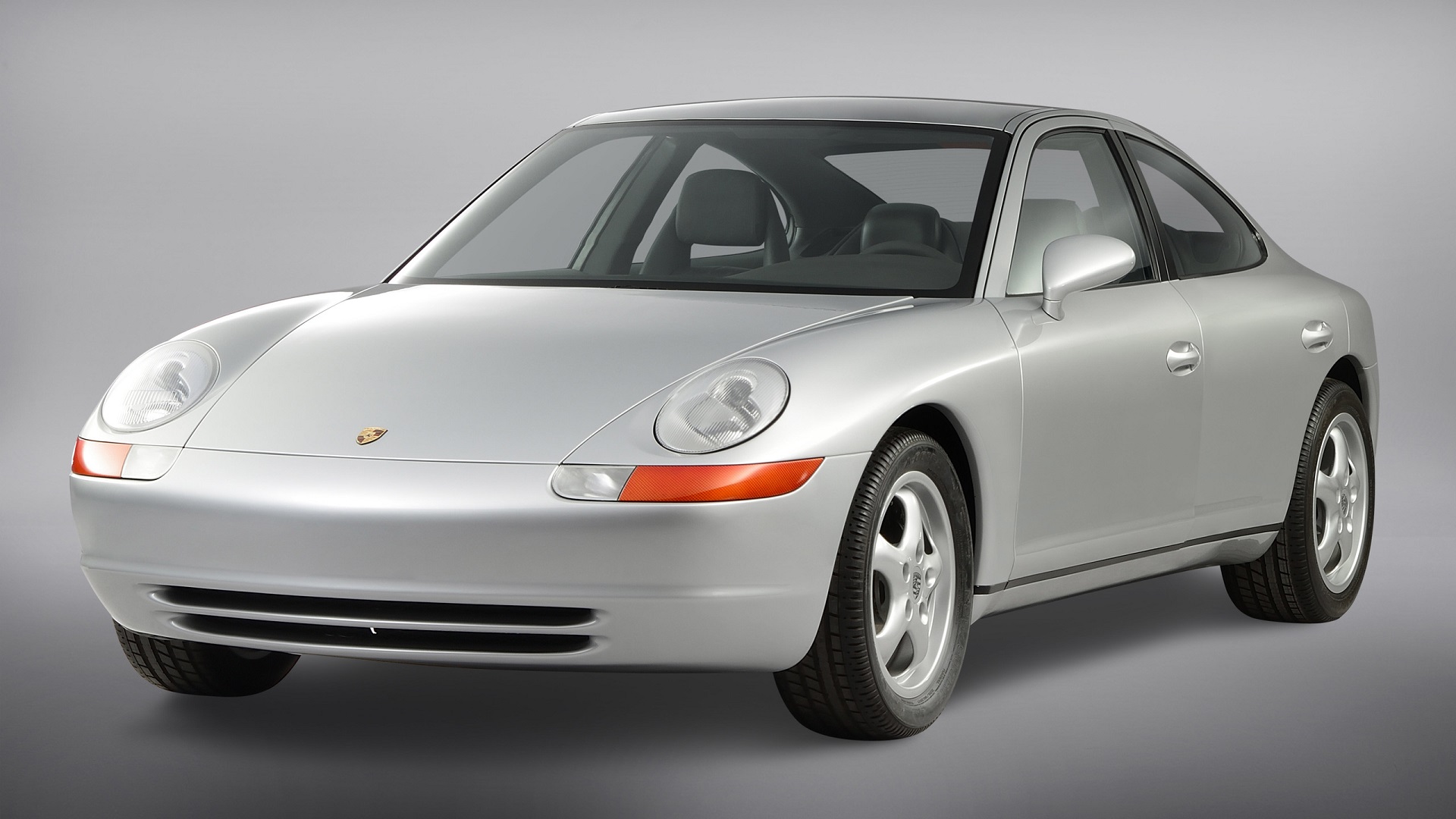 PORSCHE 989